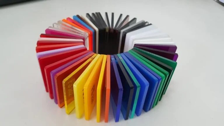 Muestras de metacrilato coloreado en una amplia gama de colores