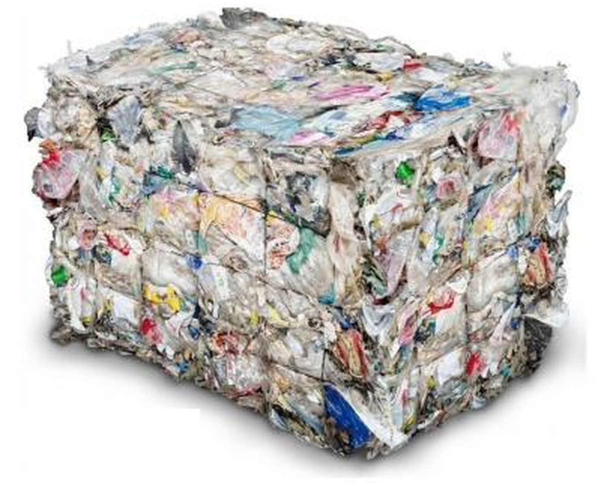 Bala de envases plásticos recuperados